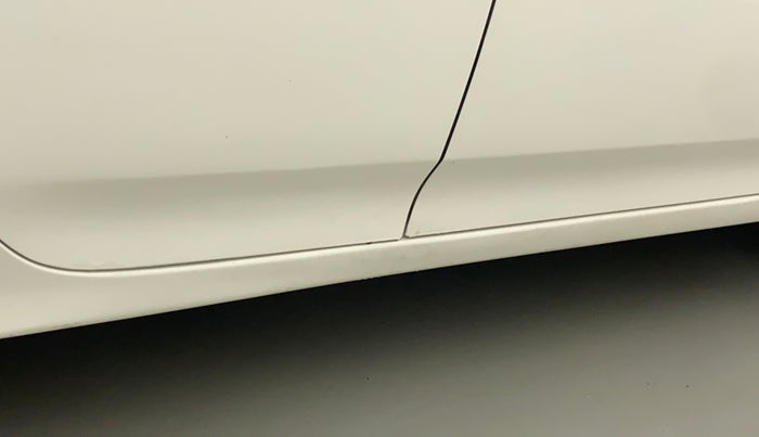 2012 Honda City 1.5L I-VTEC V MT, Petrol, Manual, 69,461 km, Right running board - Paint has minor damage