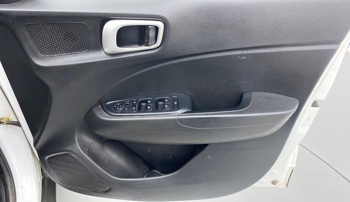 2019 Hyundai VENUE SX PLUS 1.0 TURBO DCT, Petrol, Automatic, 70,501 km, Driver Side Door Panels Control