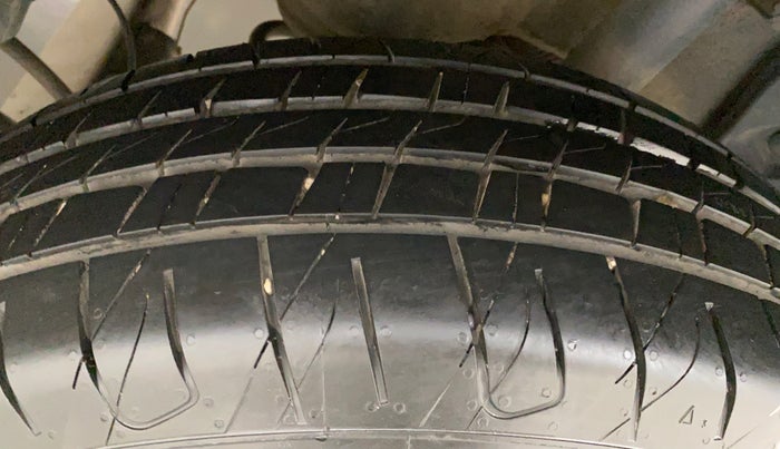 2019 Renault Duster RXS CVT, Petrol, Automatic, 91,088 km, Left Rear Tyre Tread