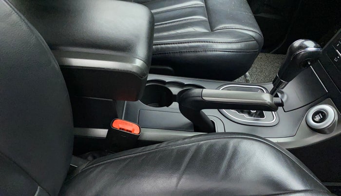 2017 Mahindra XUV500 W10 AT, Diesel, Automatic, 63,295 km, Gear Lever