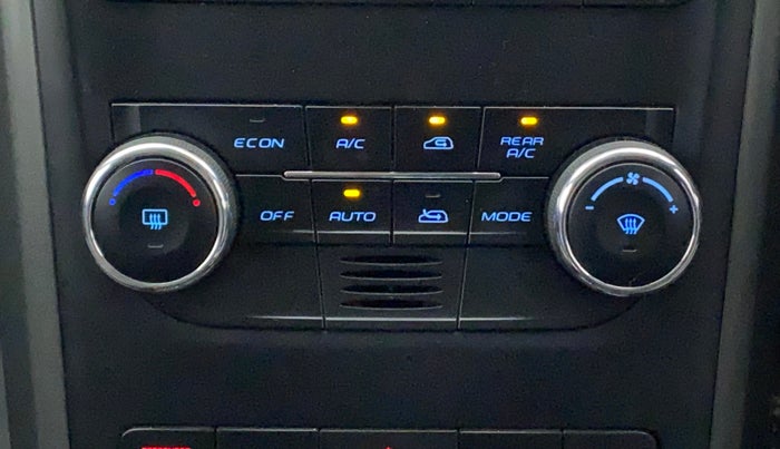 2017 Mahindra XUV500 W10 AT, Diesel, Automatic, 63,295 km, Automatic Climate Control