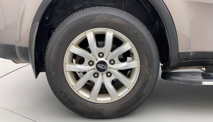 2017 Mahindra XUV500 W10 AT, Diesel, Automatic, 63,295 km, Right Rear Wheel