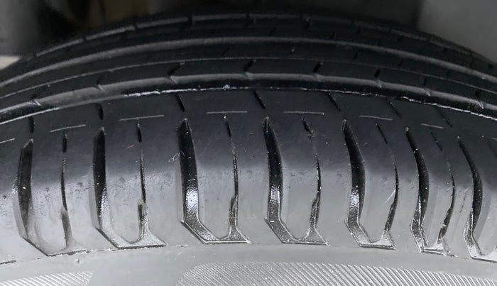 2019 Maruti Swift VXI D, Petrol, Manual, 21,390 km, Right Rear Tyre Tread