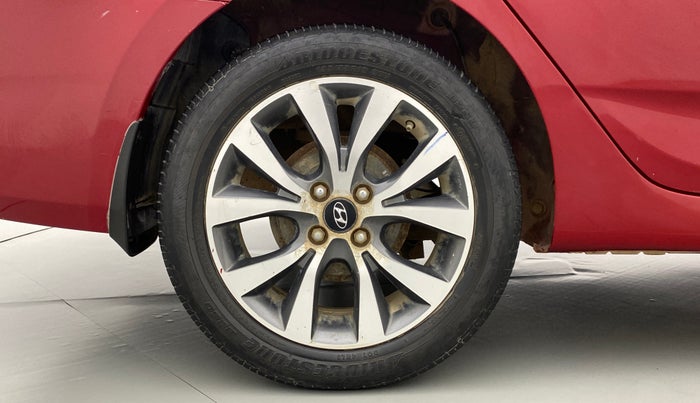 2015 Hyundai Verna FLUIDIC 1.6 VTVT S (O)  MT, Petrol, Manual, 35,406 km, Right Rear Wheel