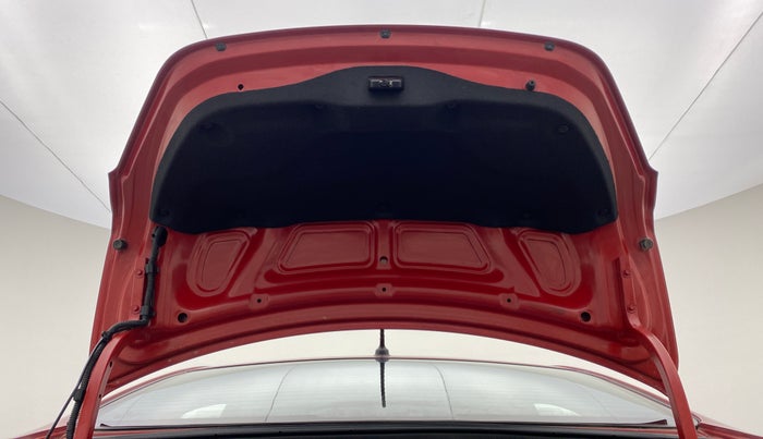 2015 Hyundai Verna FLUIDIC 1.6 VTVT S (O)  MT, Petrol, Manual, 35,406 km, Boot Door Open