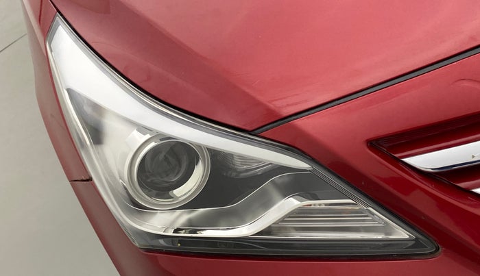 2015 Hyundai Verna FLUIDIC 1.6 VTVT S (O)  MT, Petrol, Manual, 35,406 km, Right headlight - Minor scratches