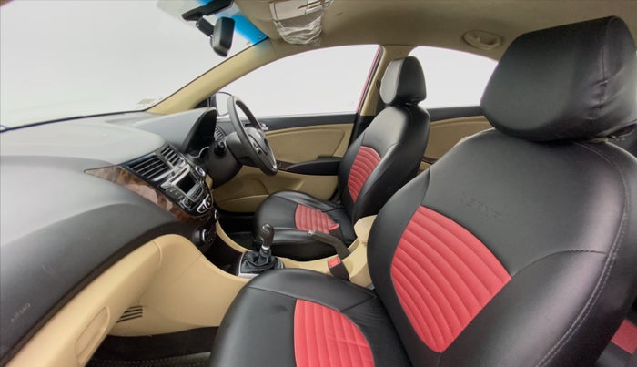 2015 Hyundai Verna FLUIDIC 1.6 VTVT S (O)  MT, Petrol, Manual, 35,406 km, Right Side Front Door Cabin