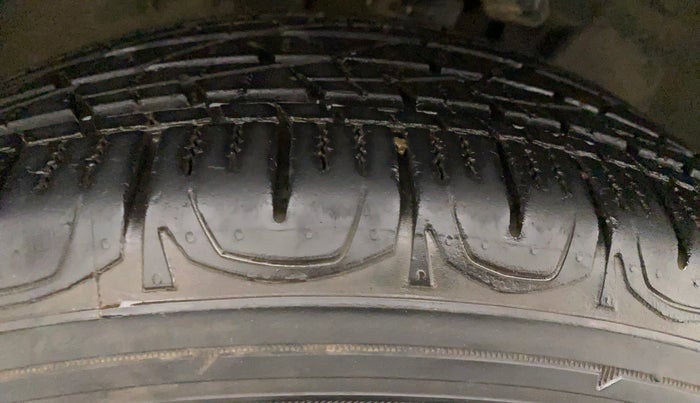 2018 Jeep Compass LIMITED 1.4 PETROL AT, Petrol, Automatic, 49,171 km, Right Front Tyre Tread