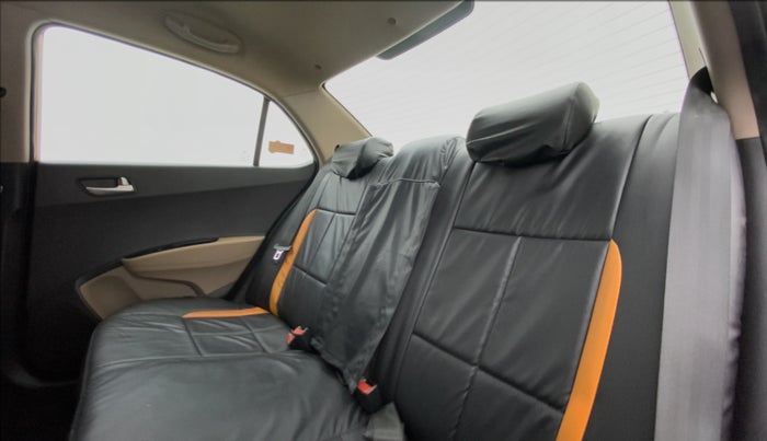 2014 Hyundai Xcent S 1.2, Petrol, Manual, 53,304 km, Right Side Rear Door Cabin