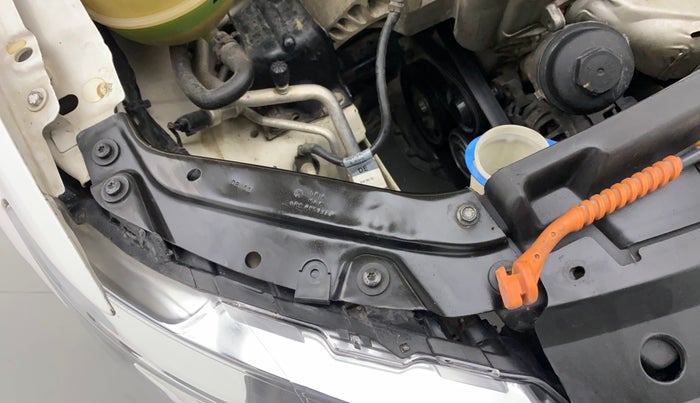 2011 Volkswagen Polo TRENDLINE 1.2L PETROL, Petrol, Manual, 67,479 km, Right headlight - Clamp has minor damage