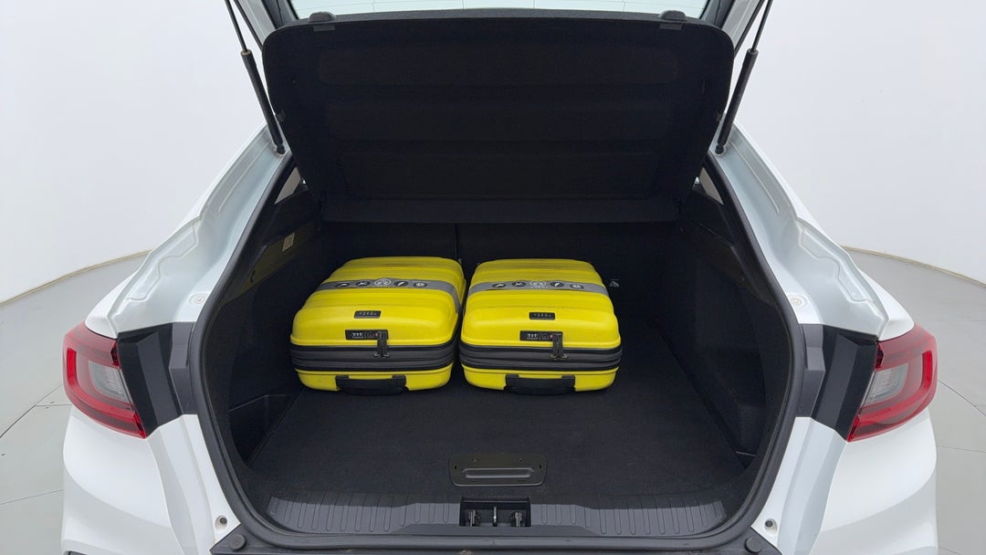 2022 Renault Arkana Zen, Automatic, 59128 km, Boot Inside View with Luggage