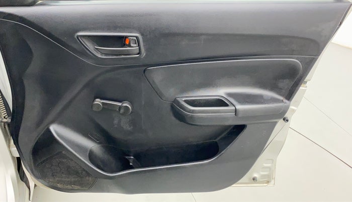 2018 Maruti Swift LXI, Petrol, Manual, 54,309 km, Driver Side Door Panels Control