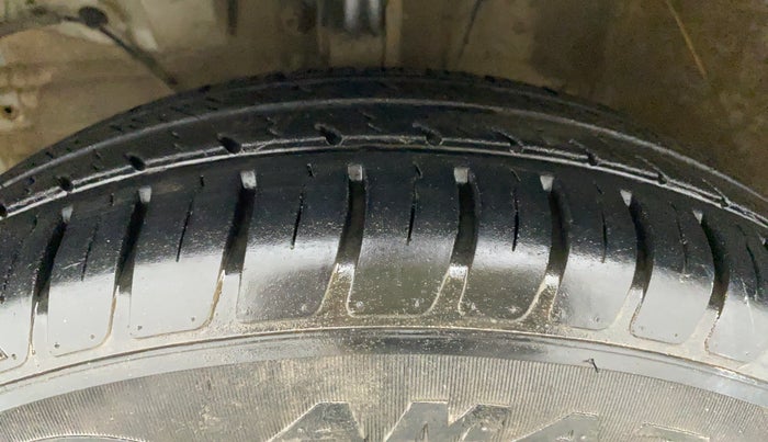 2018 Maruti Swift LXI, Petrol, Manual, 54,309 km, Left Front Tyre Tread