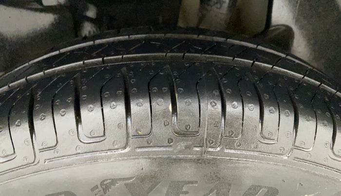 2018 Maruti Swift LXI, Petrol, Manual, 54,309 km, Left Rear Tyre Tread
