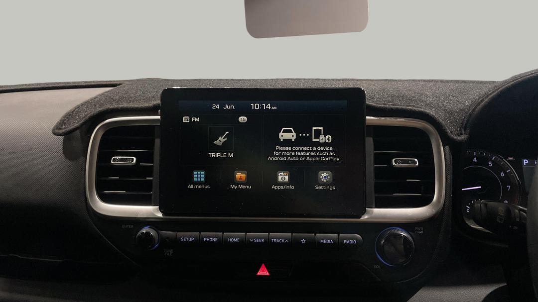 2020 Hyundai Venue Active, Automatic, 43470 km, Infotainment System