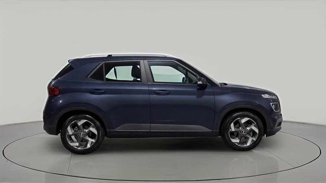 2020 Hyundai Venue Active, Automatic, 43470 km, Right Side View