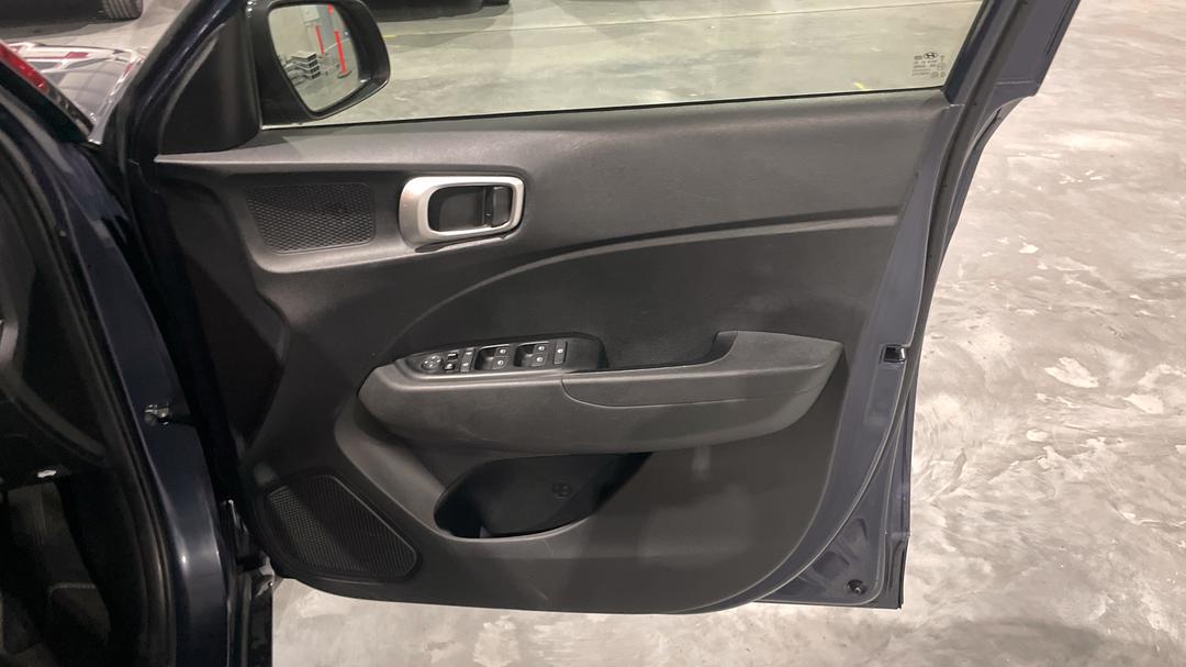 2020 Hyundai Venue Active, Automatic, 43470 km, Speaker View