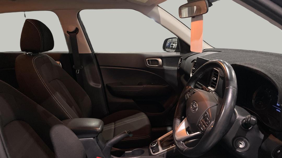 2020 Hyundai Venue Active, Automatic, 43470 km, Right Side Front Door Cabin View