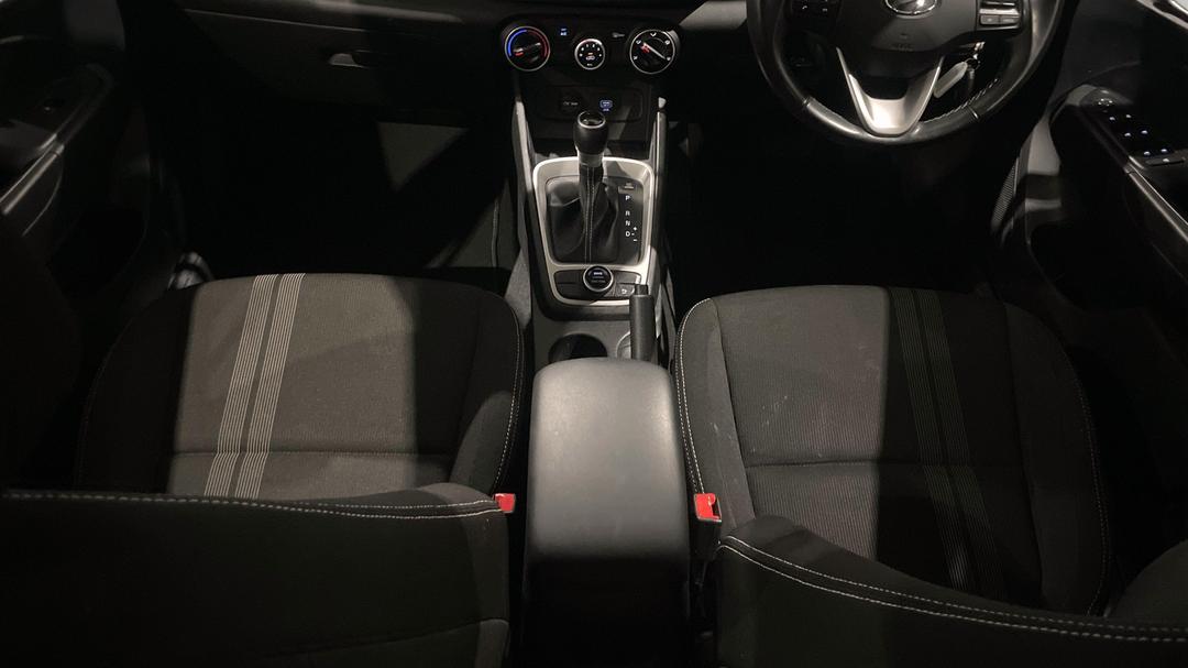 2020 Hyundai Venue Active, Automatic, 43470 km, Center Console