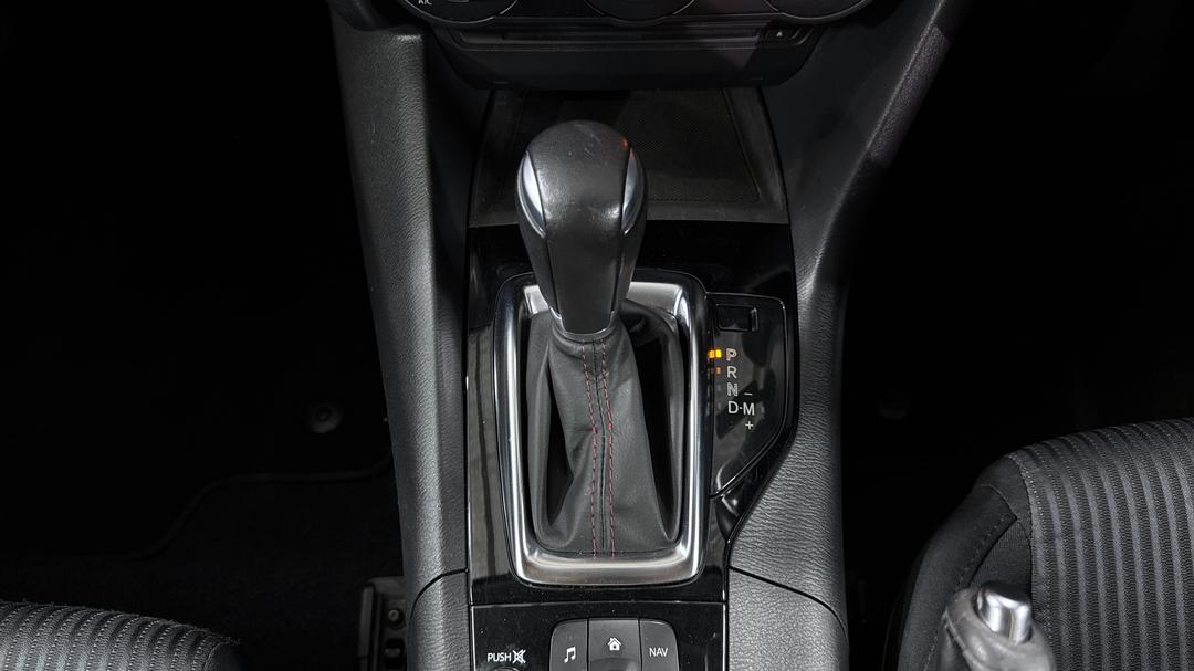 2016 Mazda 3 Maxx, Automatic, 135190 km, Gear Lever 