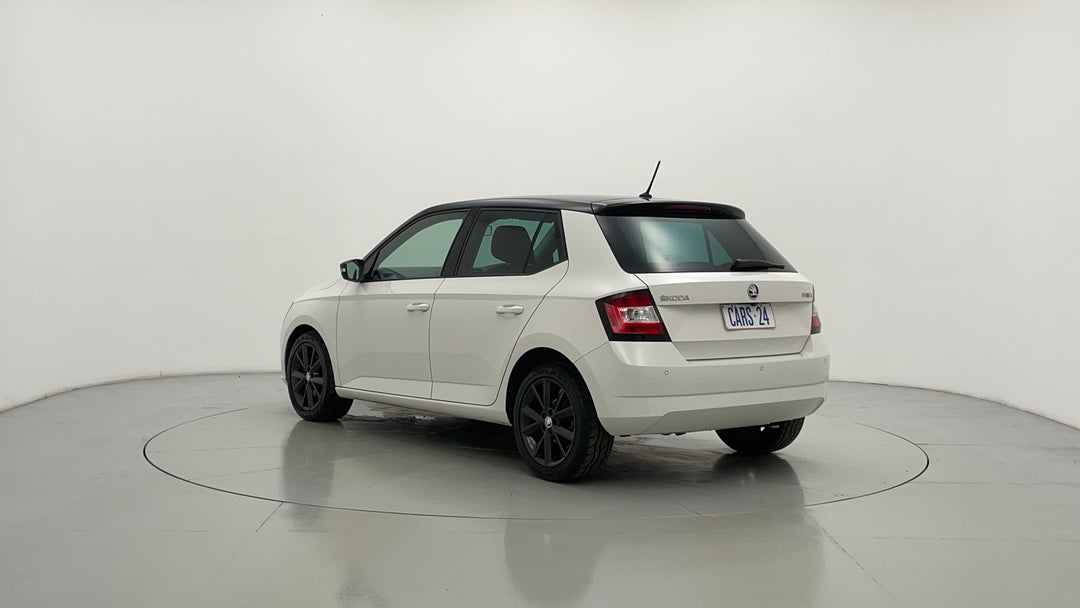 Left Back Diagonal (45- Degree) View