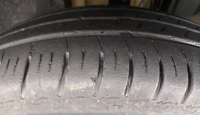 2019 Renault TRIBER 1.0 RXZ, Petrol, Manual, 20,479 km, Left Front Tyre Tread