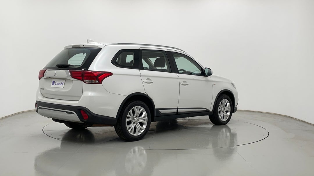 Right Back Diagonal (45- Degree) View