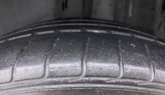 2019 Skoda Rapid AMBITION 1.6 MPI MT, Petrol, Manual, 42,303 km, Left Rear Tyre Tread