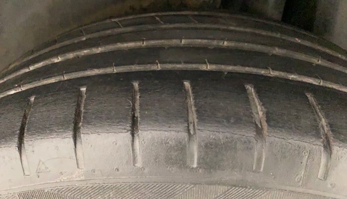 2019 Maruti Ciaz ALPHA 1.5 SHVS PETROL, Petrol, Manual, 57,623 km, Left Rear Tyre Tread