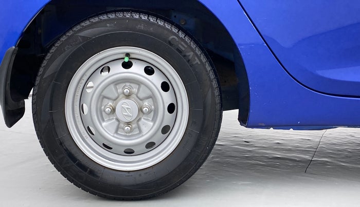 2017 Hyundai Eon ERA PLUS, Petrol, Manual, 30,295 km, Right Rear Wheel