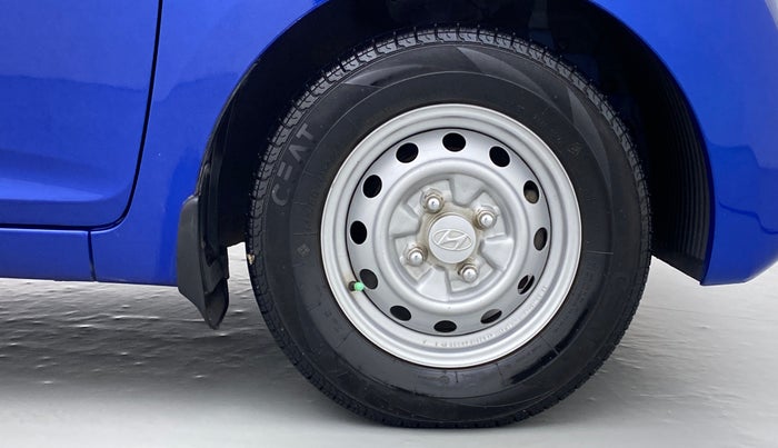 2017 Hyundai Eon ERA PLUS, Petrol, Manual, 30,295 km, Right Front Wheel