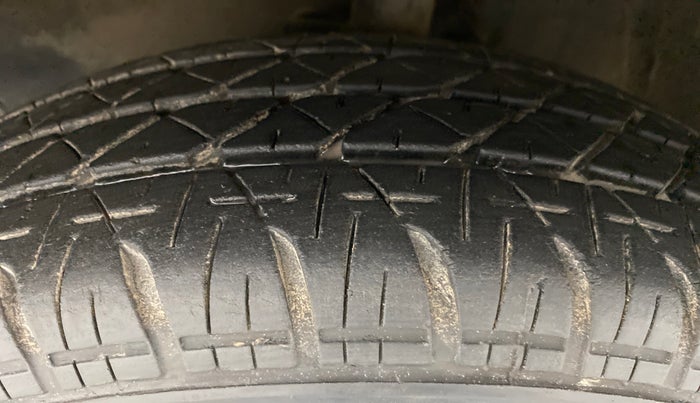 2012 Maruti Ritz VDI, Diesel, Manual, 96,607 km, Left Front Tyre Tread