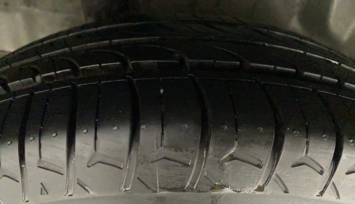 2015 Honda Brio E MT, Petrol, Manual, 53,538 km, Right Rear Tyre Tread