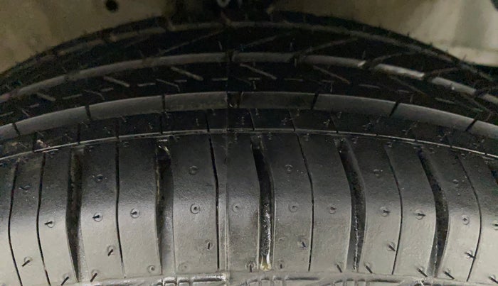 2015 Honda Brio E MT, Petrol, Manual, 53,538 km, Right Front Tyre Tread