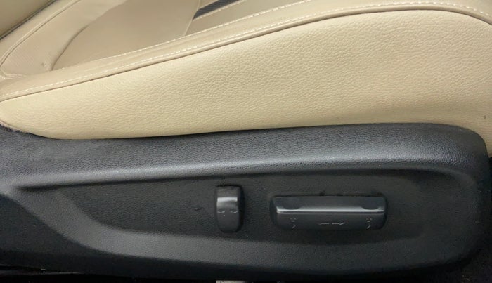 2019 Honda Civic ZX MT DIESEL, Diesel, Manual, 42,647 km, Driver Side Adjustment Panel