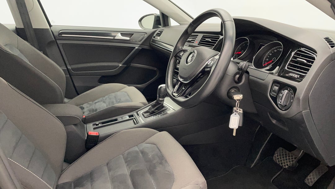 2014 Volkswagen Golf 103 Tsi Highline, Automatic, 124202 km, Right Side Front Door Cabin View
