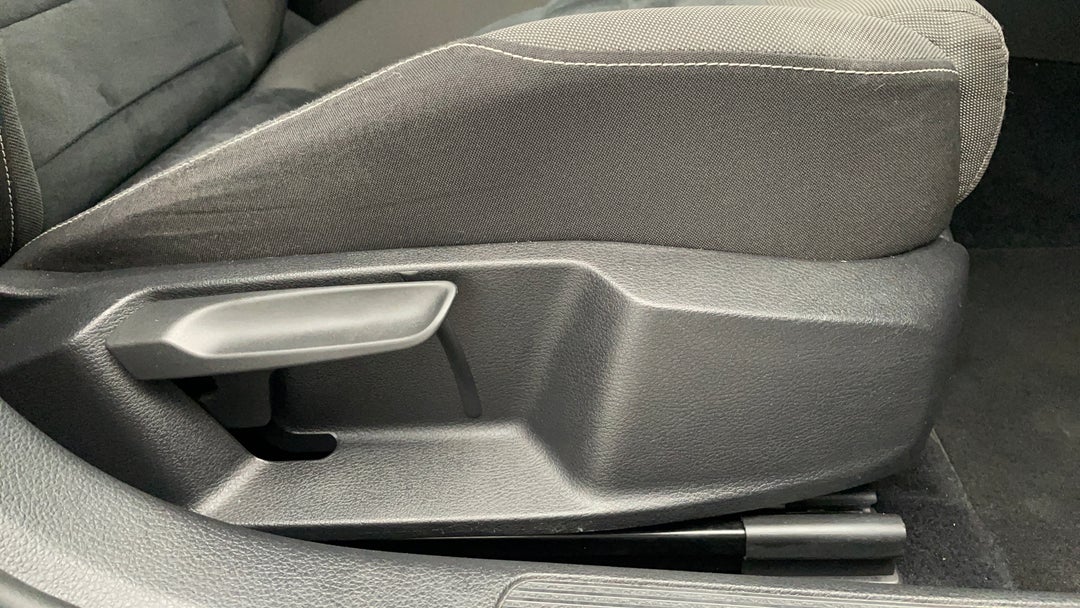 2014 Volkswagen Golf 103 Tsi Highline, Automatic, 124202 km, Drivers Side Adjustment Panel