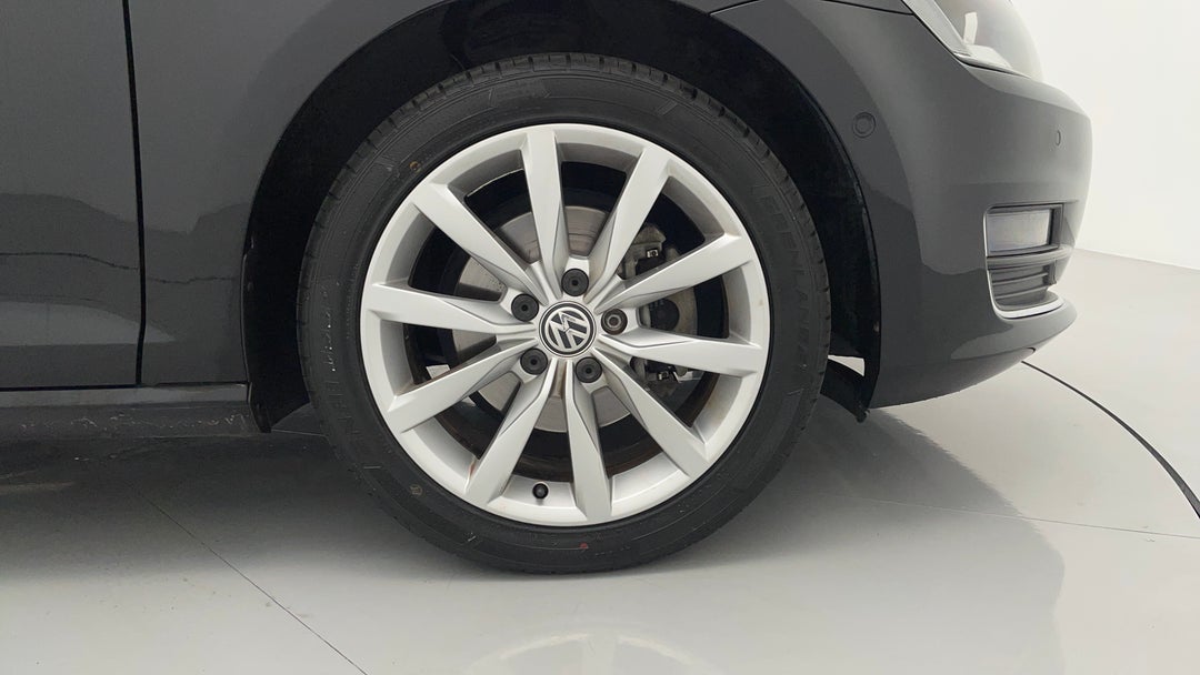 2014 Volkswagen Golf 103 Tsi Highline, Automatic, 124202 km, Right Front Wheel