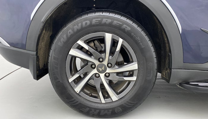 2022 Mahindra XUV700 AX 5 P MT 5 STR, Petrol, Manual, 23,267 km, Right Rear Wheel