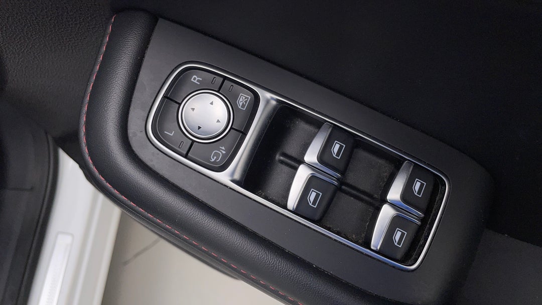 2020 MG HS Vibe, Automatic, 59736 km, Drivers Side Door Panel Controls