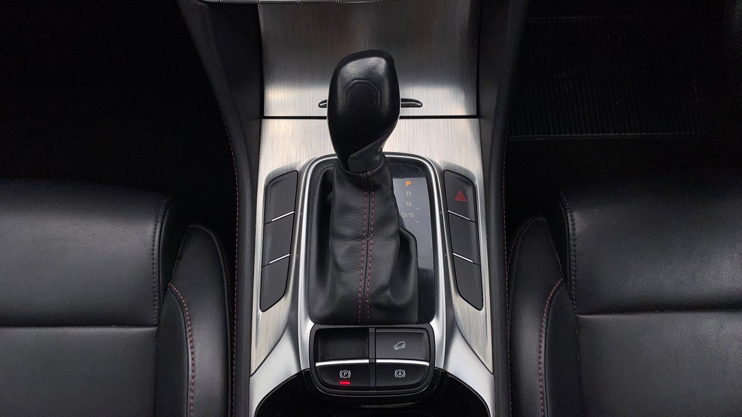 2020 MG HS Vibe, Automatic, 59736 km, Gear Lever 