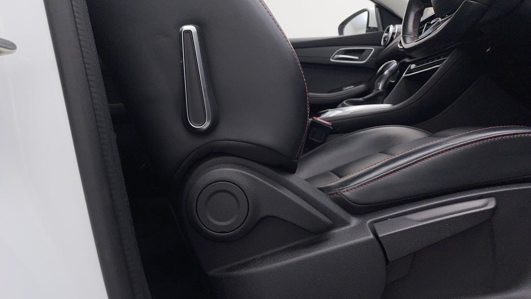 2020 MG HS Vibe, Automatic, 59736 km, Drivers Side Adjustment Panel