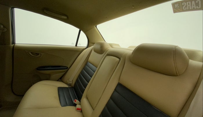 2015 Honda Amaze 1.2L I-VTEC S, Petrol, Manual, 86,245 km, Right Side Rear Door Cabin
