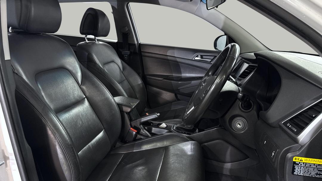 2017 Hyundai Tucson Active X (FWD), Automatic, 92127 km, Right Side Front Door Cabin View