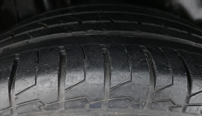 2017 Maruti S Cross ZETA SHVS, Diesel, Manual, 24,598 km, Right Rear Tyre Tread
