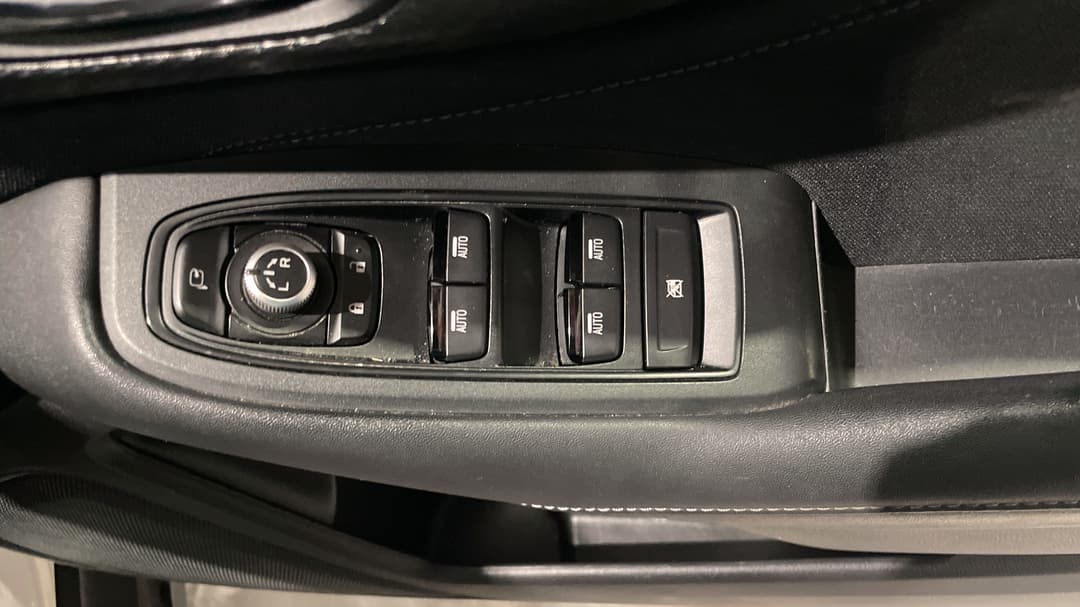 2022 Subaru Outback AWD, Automatic, 98288 km, Drivers Side Door Panel Controls
