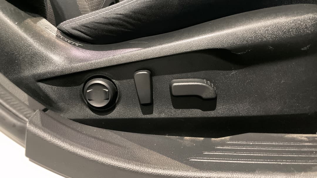 2022 Subaru Outback AWD, Automatic, 98288 km, Drivers Side Adjustment Panel