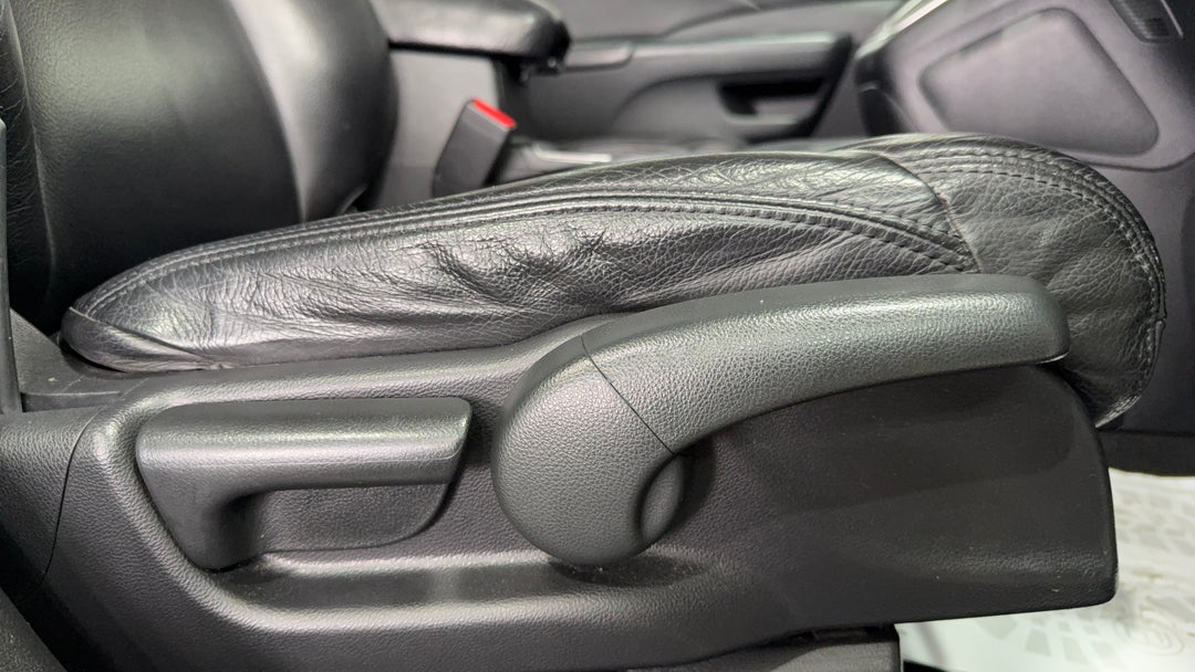 2016 Honda CR-V Vti-s (4x4), Automatic, 86418 km, Drivers Side Adjustment Panel