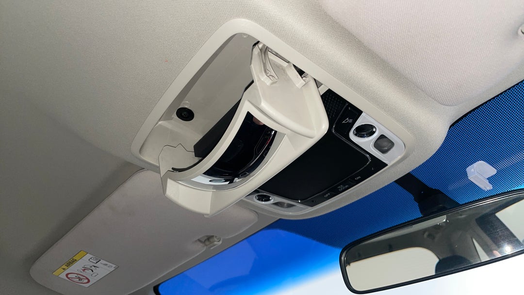 On-Roof Controls/Sunglass holder