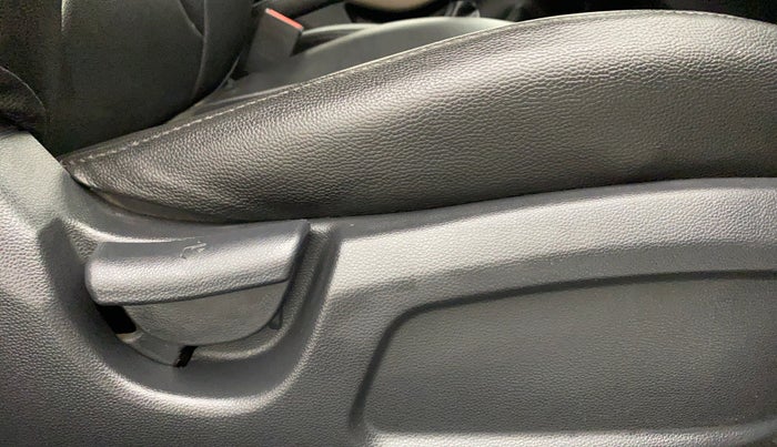 2019 Hyundai Elite i20 1.2 MAGNA PLUS VTVT, Petrol, Manual, 23,752 km, Driver Side Adjustment Panel